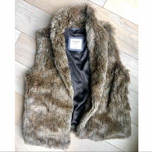 Abercrombie & Fitch Faux Fur Vest